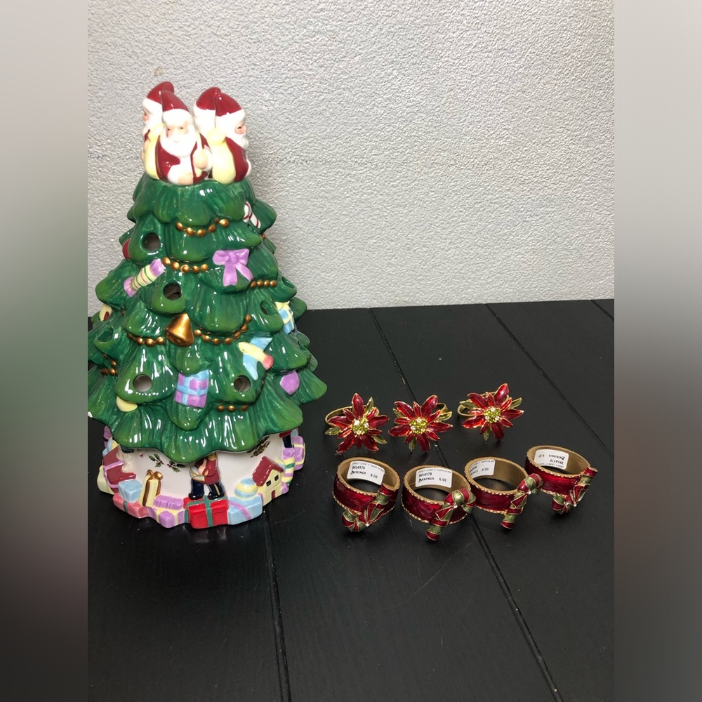 Spode Green candle holder Ceramic Christmas Tree with Red & Gold Napkin Rings